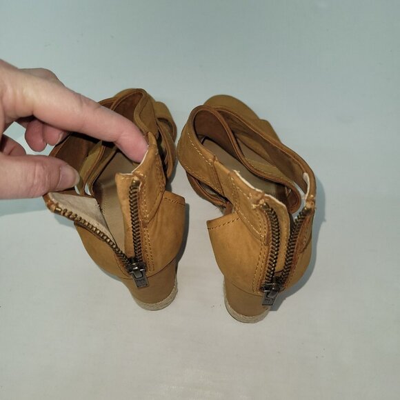 Frye Roberta Strap Wedge Sandal Women 6 Tan Nubuck Criss-Cross Strap Jute Detail - Picture 10 of 14